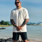 Oversized branca/estampa roxo Resgate