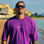 Oversized roxo/estampa branca Resgate